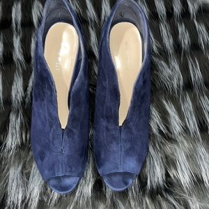 Nine West,Ladies size 9.5M Navy Blue open toe bootie platform pumps.4” heels